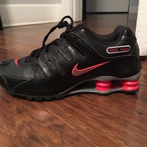 Black Nike Shox - Size 8
